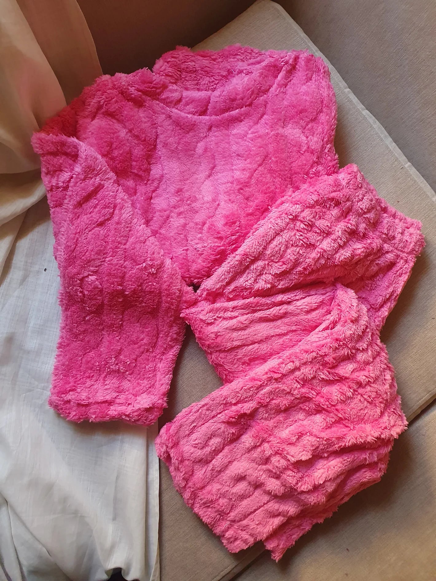 2X1 PIJAMA NUBE + 2 PARES DE CALCETINES TÉRMICOS DE REGALO